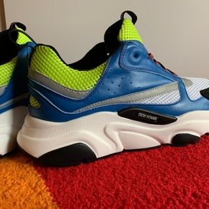 Christian Dior sneakers B22